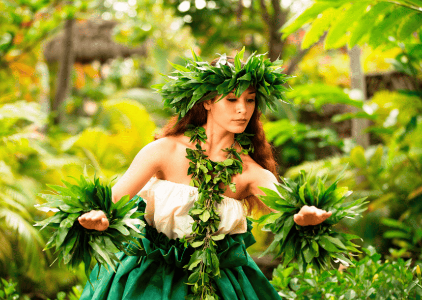 Aliʻi Lūʻau Hula Dancer